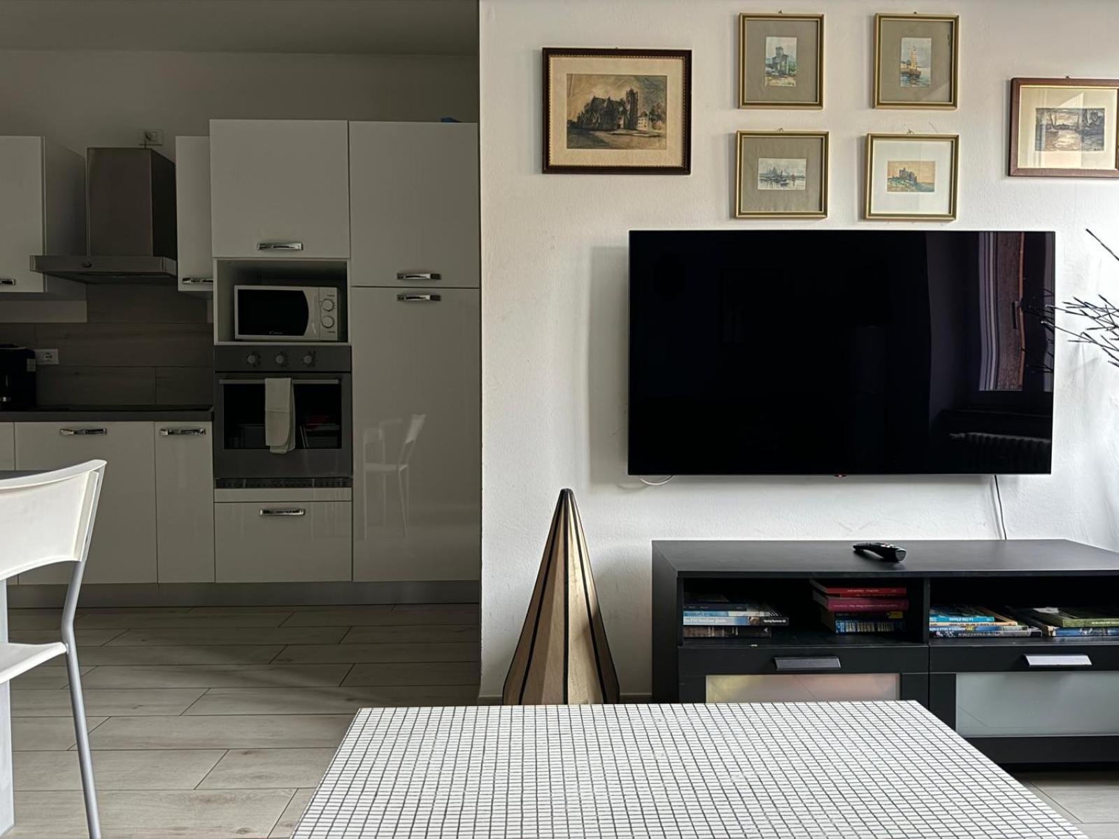 The Lighthouse - Central Apartment Аоста Екстер'єр фото