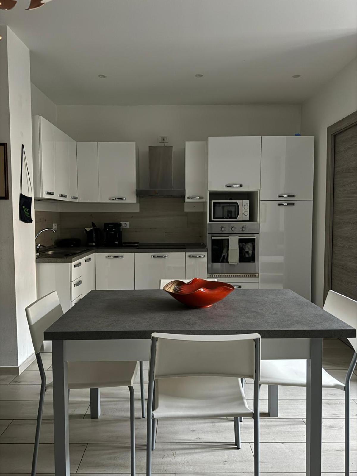 The Lighthouse - Central Apartment Аоста Екстер'єр фото