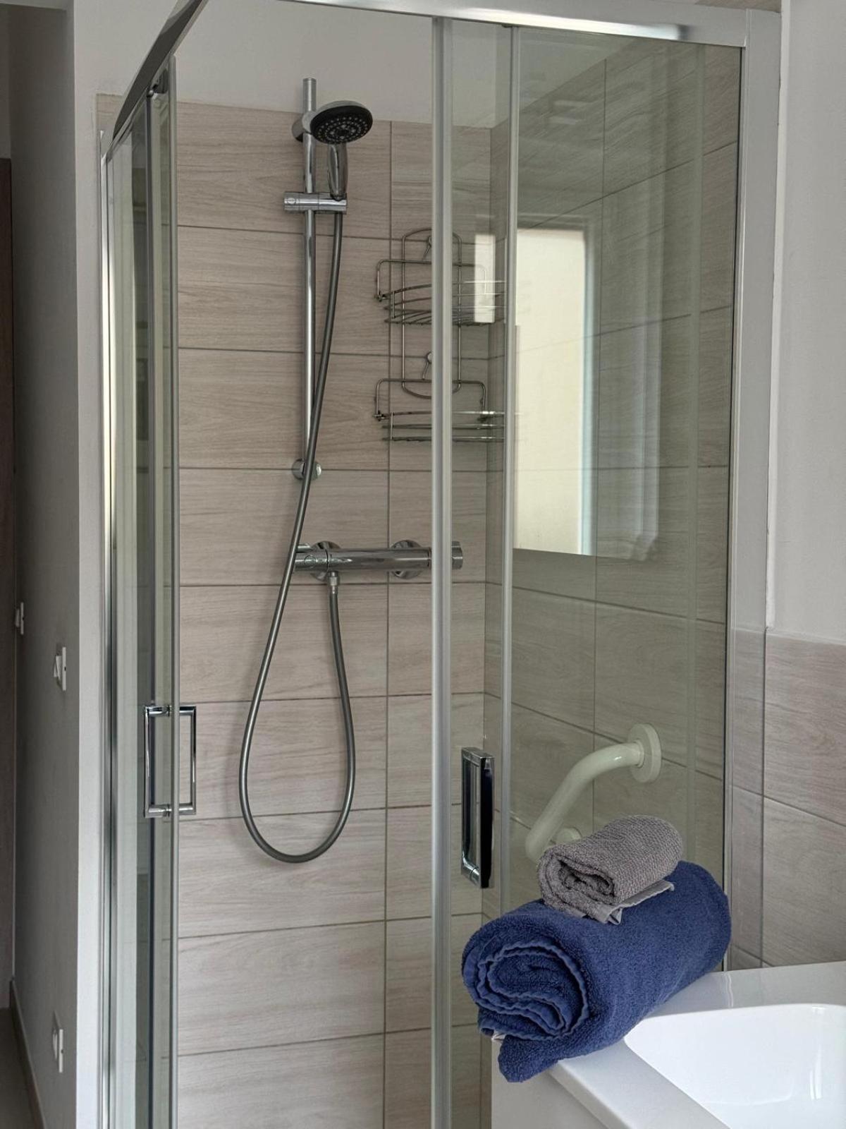 The Lighthouse - Central Apartment Аоста Екстер'єр фото